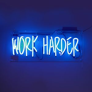 Travailler dur néon